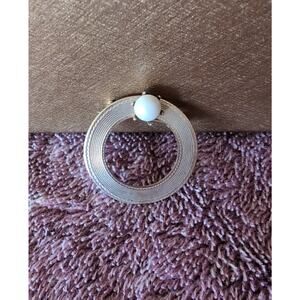 Vintage Gold Tone Circle Pin Brooch with Faux Pearl